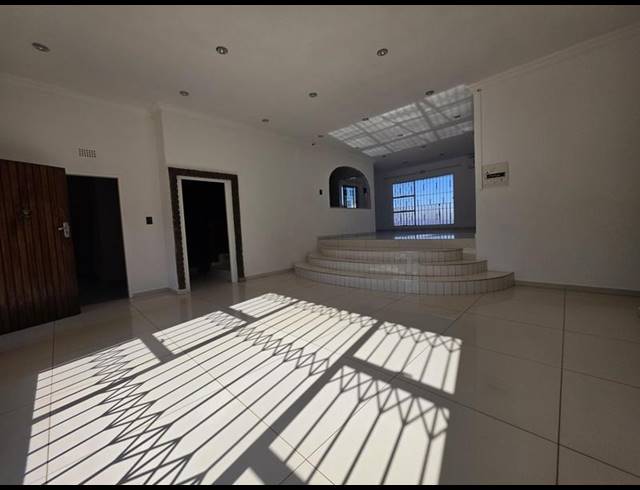 4 BEDROOM HOUSE FOR SALE IN BASSONIA